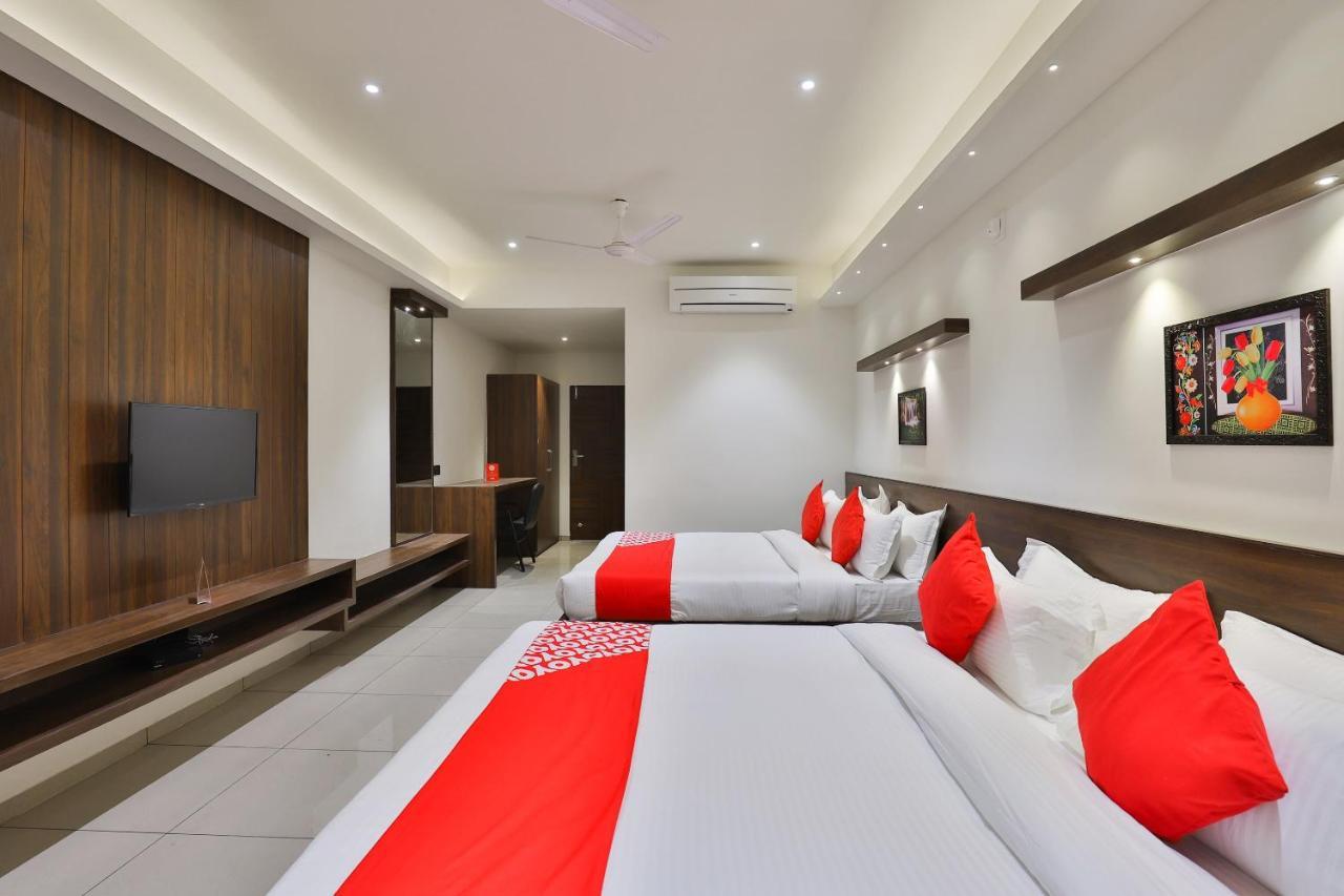 Oyo 16604 Hotel Sparsh Inn Ahmedabad Exterior photo