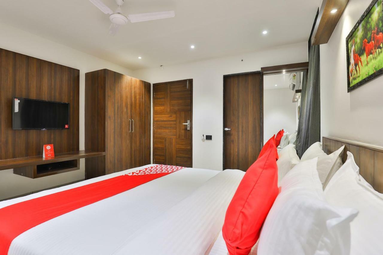 Oyo 16604 Hotel Sparsh Inn Ahmedabad Exterior photo