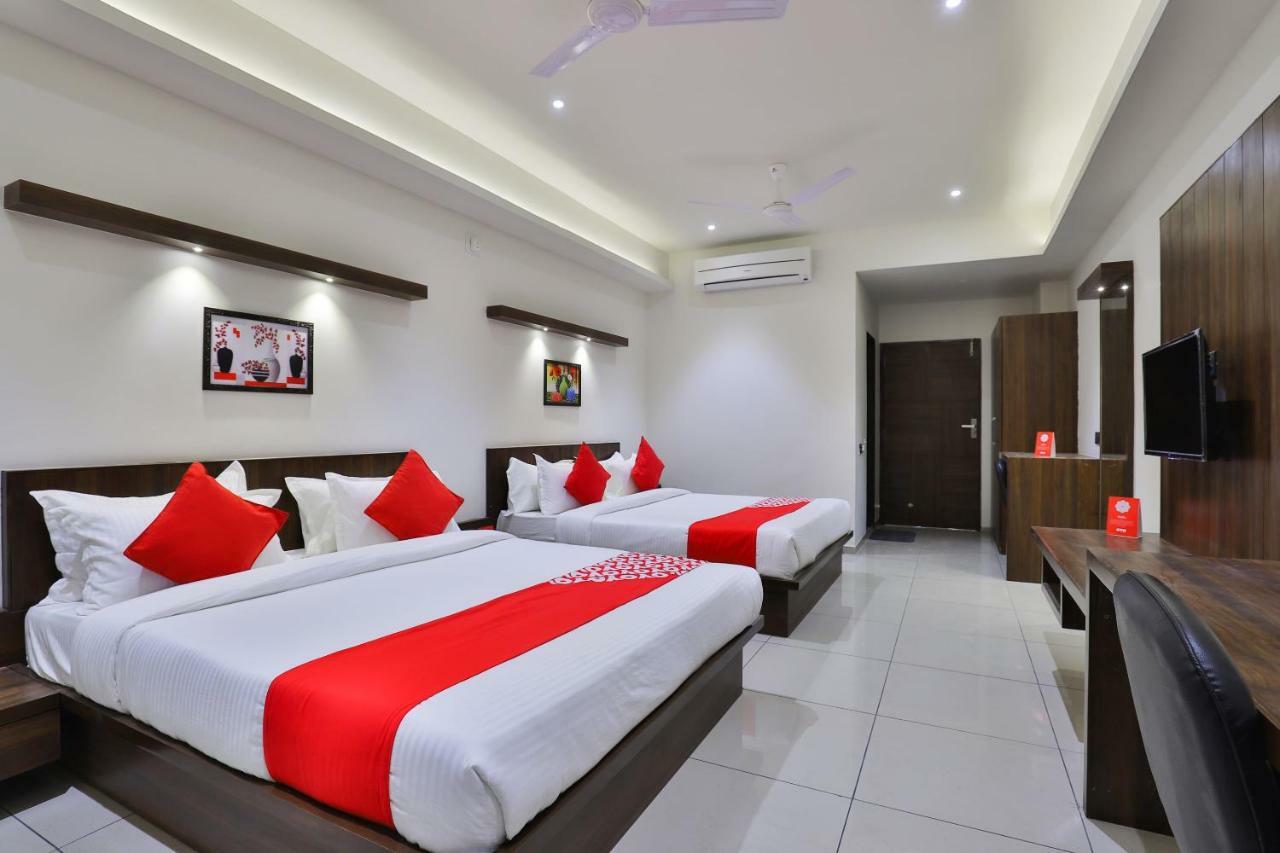 Oyo 16604 Hotel Sparsh Inn Ahmedabad Exterior photo