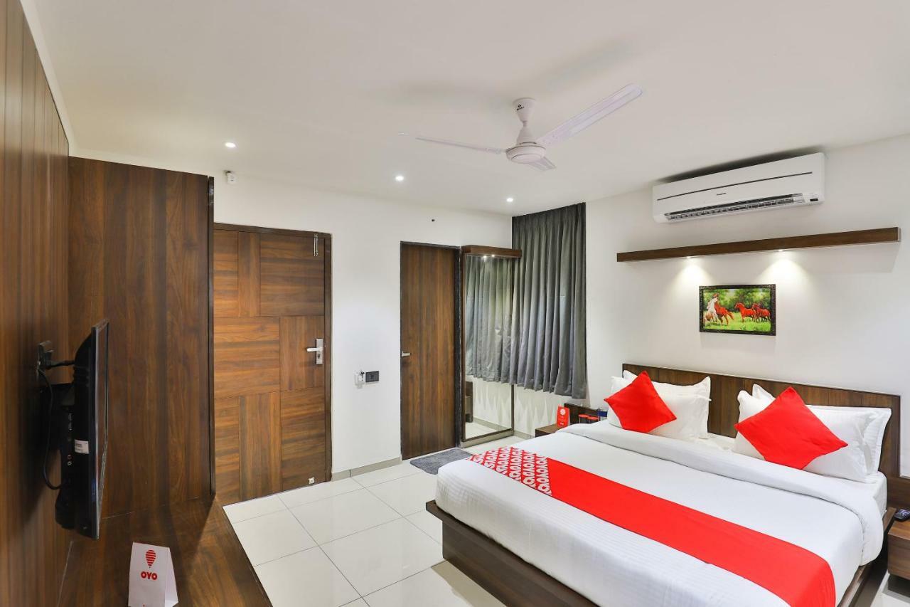 Oyo 16604 Hotel Sparsh Inn Ahmedabad Exterior photo